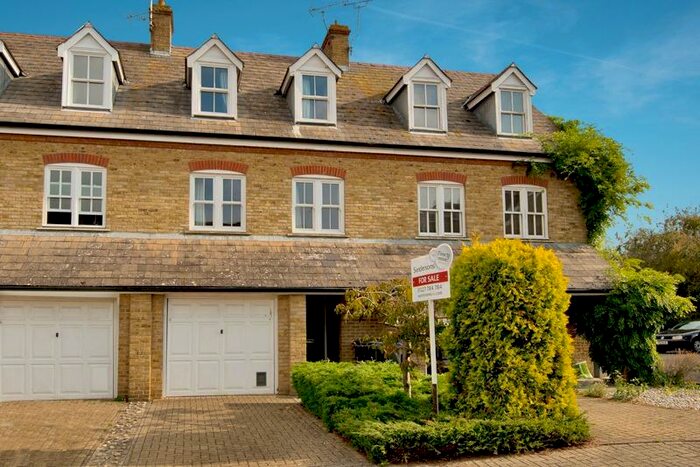 5 Bedroom Semi-Detached House To Rent In Coppergate, Canterbury, CT2