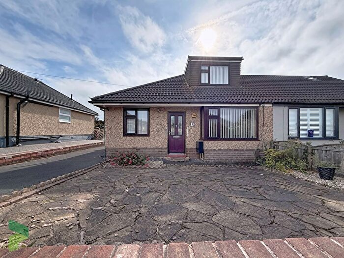 3 Bedroom Semi-detached Bungalow For Sale In Windermere Drive, Darwen, BB3