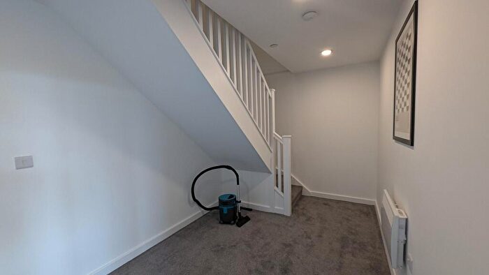 2 Bedroom Apartment To Rent In Apartment Carnation Place, NG9
