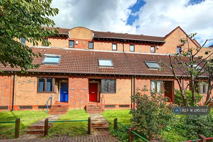 6 Bedroom Terraced House To Rent In Manchester Road, London, E14