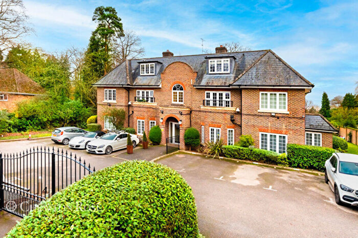 2 Bedroom Apartment For Sale In St George's Lane, Ascot, SL5