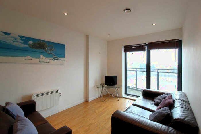 2 Bedroom Flat To Rent In One Brewery Wharf, Leeds, LS10