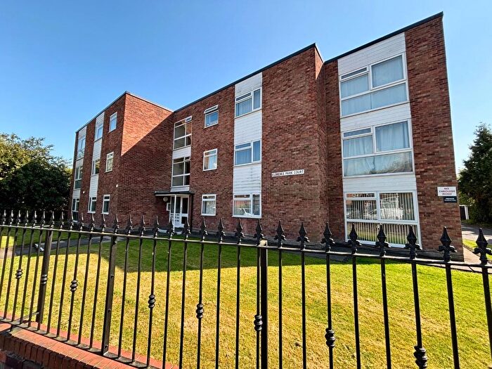 2 Bedroom Flat For Sale In Fog Lane, Didsbury, M20