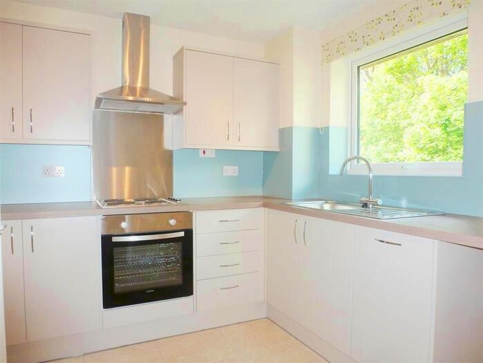 2 Bedroom Flat To Rent In Valley Green, Hemel Hempstead, HP2