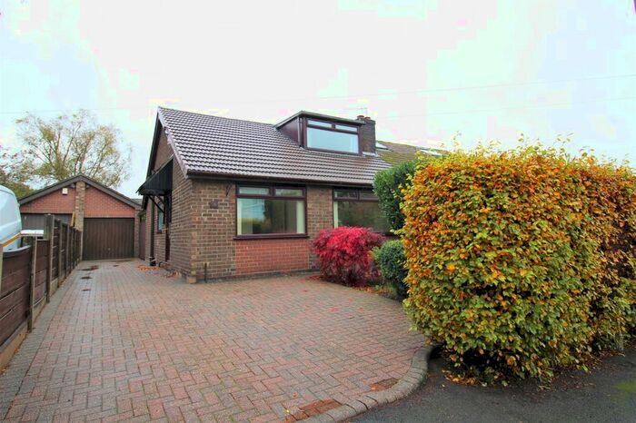 4 Bedroom Semi-Detached Bungalow To Rent In Oakfield Road, Hadfield, Glossop SK13