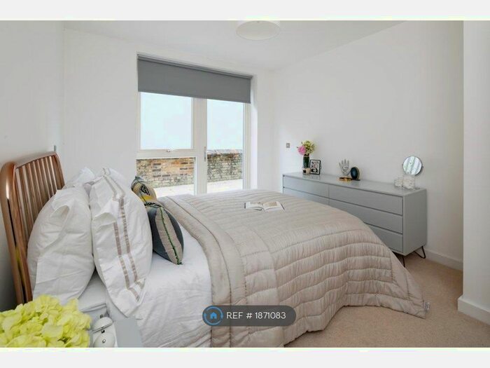 3 Bedroom Flat To Rent In Batavia Road, London, SE14