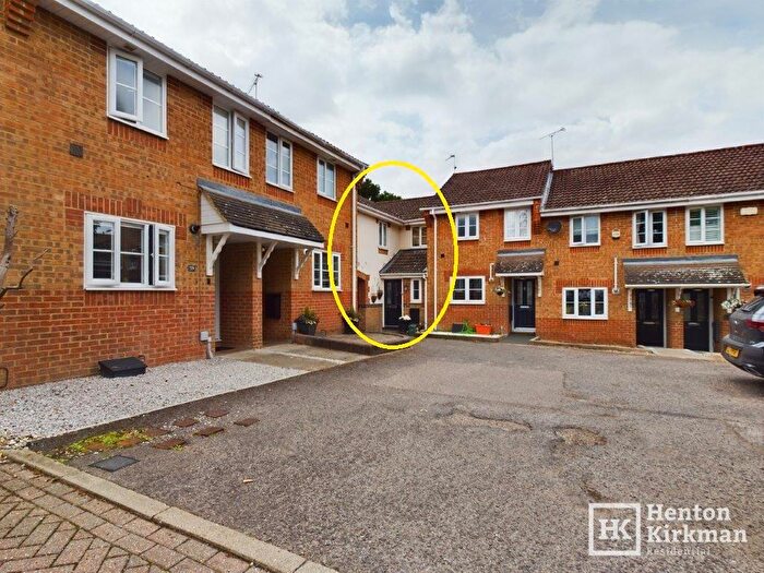 3 Bedroom End Of Terrace House For Sale In Whitesmith Drive, Billericay, Essex, CM12