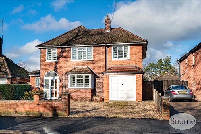 4 Bedroom Detached House For Sale In Broadway, Knaphill, Woking, Surrey, GU21