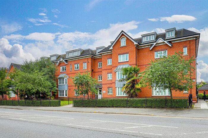 2 Bedroom Flat For Sale In Radcliffe Road, West Bridgford, NG2