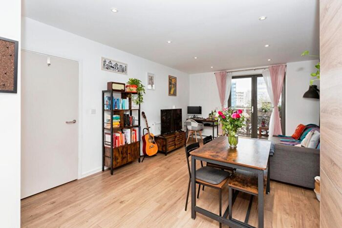1 Bedroom Flat For Sale In Edwin Street, London, E16