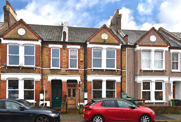 2 Bedroom Flat For Sale In Leahurst Road, Hither Green, SE13