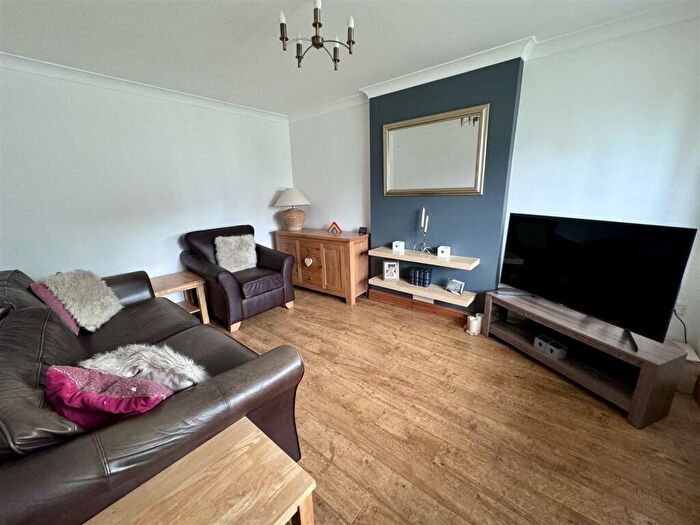 3 Bedroom Detached House For Sale In Gwel Y Llan, Llandegfan, LL59