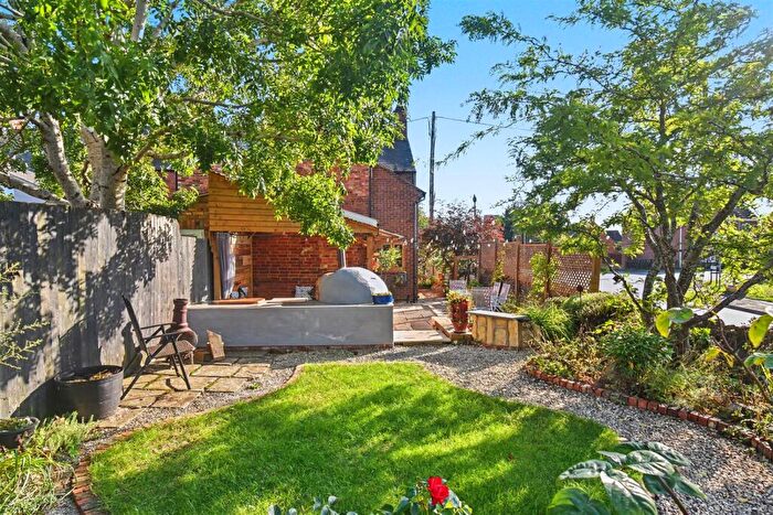 3 Bedroom End Of Terrace House For Sale In , Corby Road, Weldon, NN17