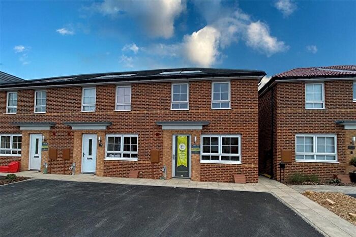 3 Bedroom End Of Terrace House For Sale In Len Pick Way, Bourne, Lincolnshire, PE10