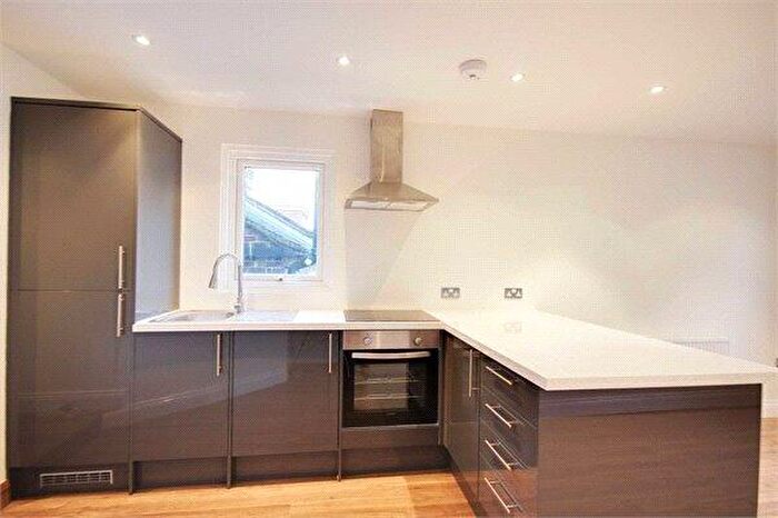 1 Bedroom Apartment To Rent In Colney Hatch Lane, Muswell Hill, N10