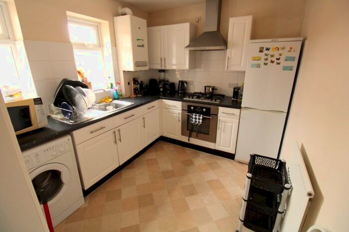 1 Bedroom Flat To Rent In Penny Meadow, Ashton-Under-Lyne, OL6
