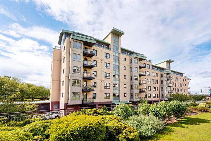 2 Bedroom Flat For Sale In Portland Row, Edinburgh, EH6