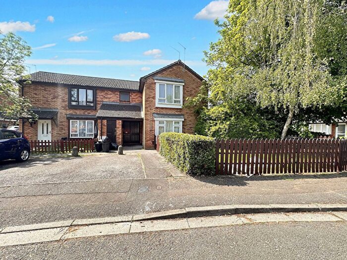 1 Bedroom Flat To Rent In Hambledon Close, Uxbridge, UB8
