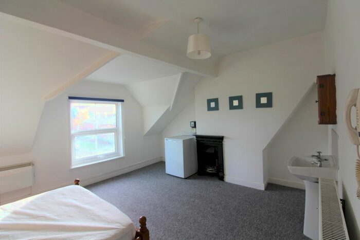 1 Bedroom Flat To Rent In Middleton Road, Banbury, OX16