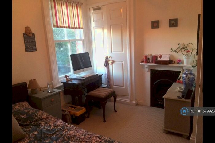 1 Bedroom Flat To Rent In Tower Street, Winchester, SO23