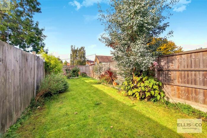 3 Bedroom Maisonette To Rent In Wordsworth Avenue, Greenford, UB6