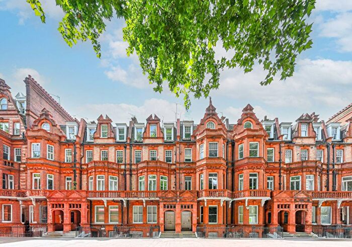 2 Bedroom Flat To Rent In Lower Sloane Street, Chelsea, London, SW1W