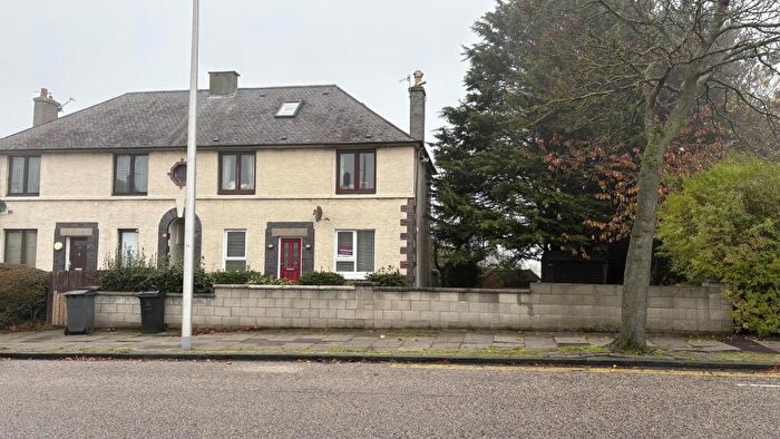 2 Bedroom Flat To Rent In Hilton Drive, Hilton, Aberdeen, AB24