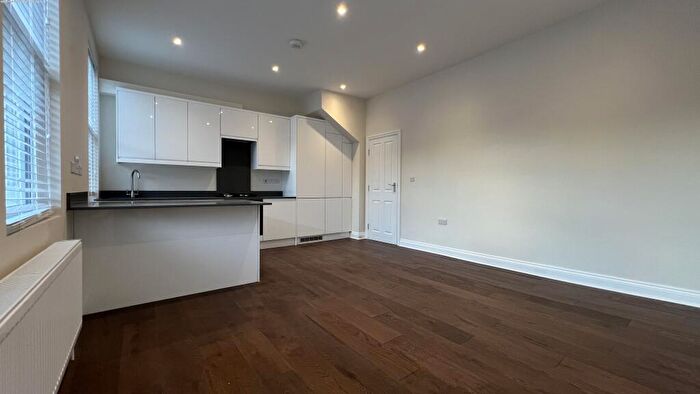1 Bedroom Flat To Rent In B Limes Grove, London, SE13