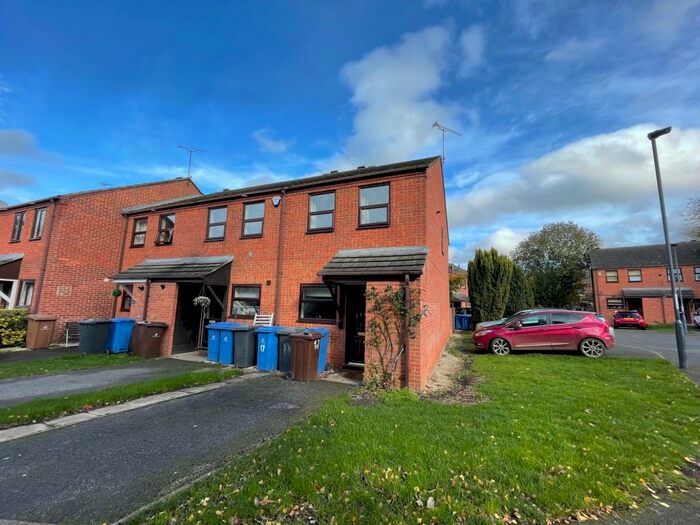 2 Bedroom Semi-Detached House To Rent In College Mews, Derby, DE1