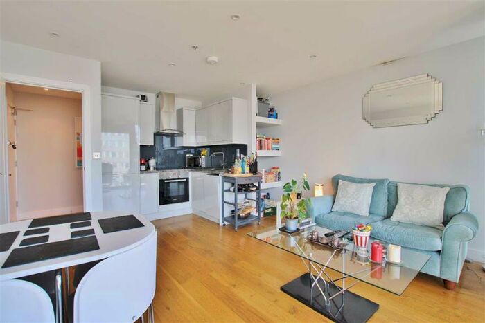 1 Bedroom Apartment To Rent In High Street, Southend On Sea, SS1