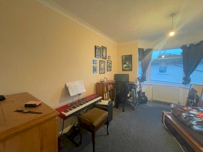 2 Bedroom Flat To Rent In Milton Road, Brighton, BN2