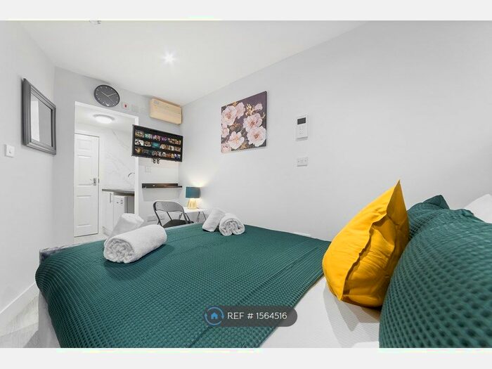 2 Bedroom Flat To Rent In Maple Road, London, SE20