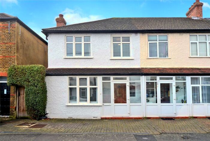 3 Bedroom End Of Terrace House To Rent In Washington Road, Worcester Park, Surrey, KT4