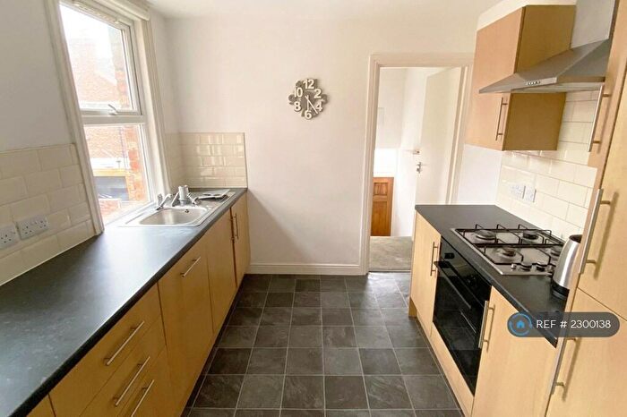 3 Bedroom Maisonette To Rent In Myrtle Grove, Newcastle Upon Tyne, NE2