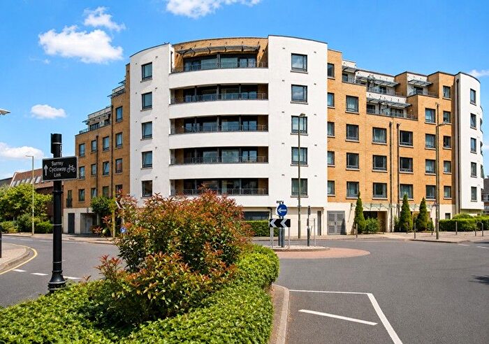 2 Bedroom Flat To Rent In Woking, Surrey, GU21