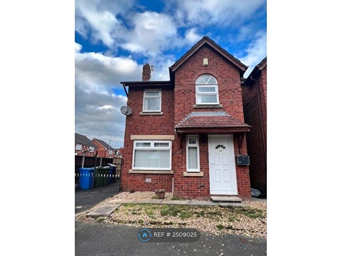 3 Bedroom Detached House To Rent In Helmsley Close, Bewsey, Warrington, WA5