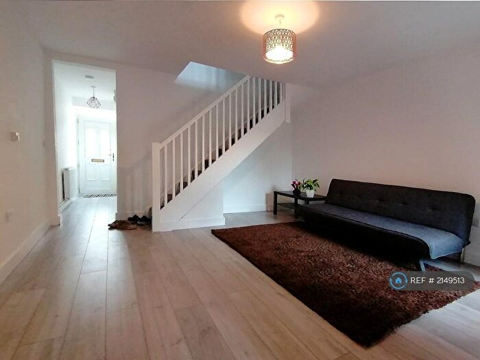 3 Bedroom Terraced House To Rent In Wyndham Street, Swansea, SA1