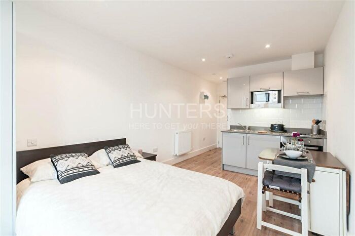 Flat To Rent In Luminaire Apartments, Kilburn High Road, NW6