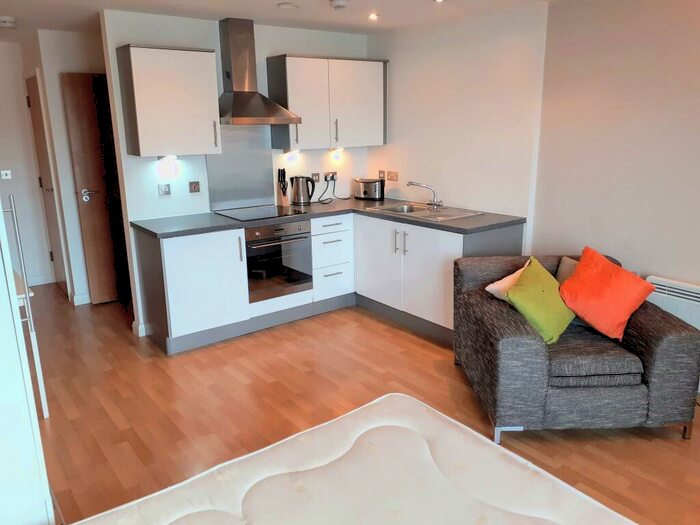 Flat To Rent In One Brewery Wharf, Leeds, West Yorkshire, LS10