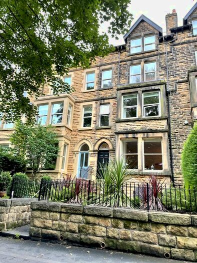 3 Bedroom Flat To Rent In Valley Drive, Harrogate, HG2
