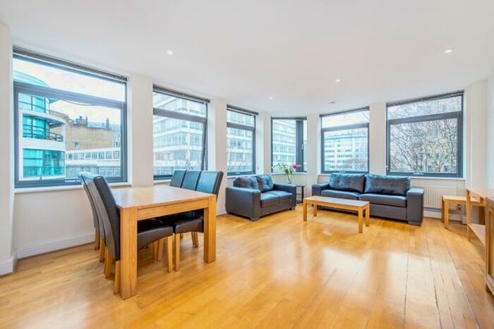 2 Bedroom Flat To Rent In Red Lion Square, London, WC1R