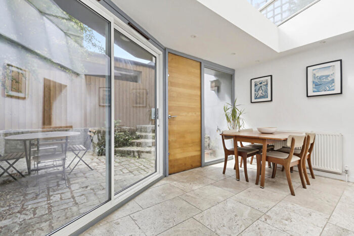 1 Bedroom Apartment To Rent In Travers Road, London, N7