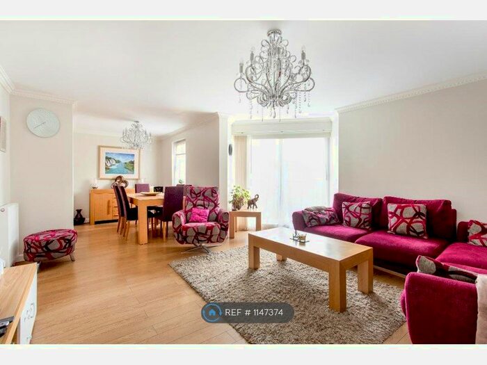 5 Bedroom End Of Terrace House To Rent In Briery Bauks, Edinburgh, EH8