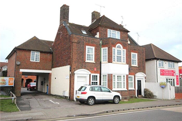 2 Bedroom Flat To Rent In Ash Road, Aldershot, Hampshire, Uk, GU12