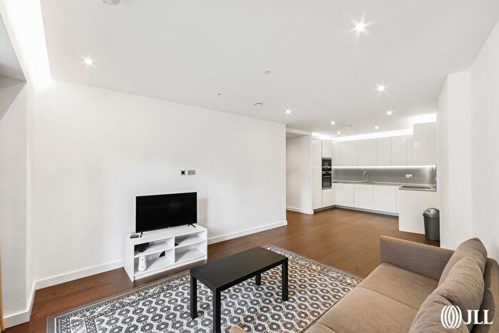 2 Bedroom Apartment To Rent In Lexington Gardens, London, SW11