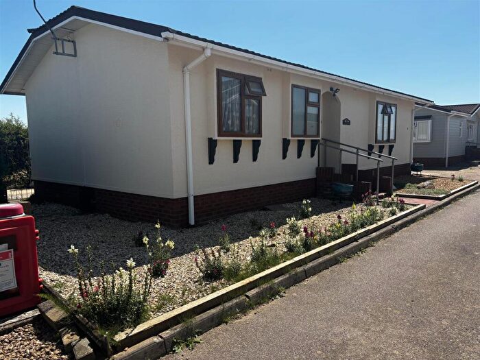 2 Bedroom Mobile Home For Sale In Lodge Road, Cranfield, MK43