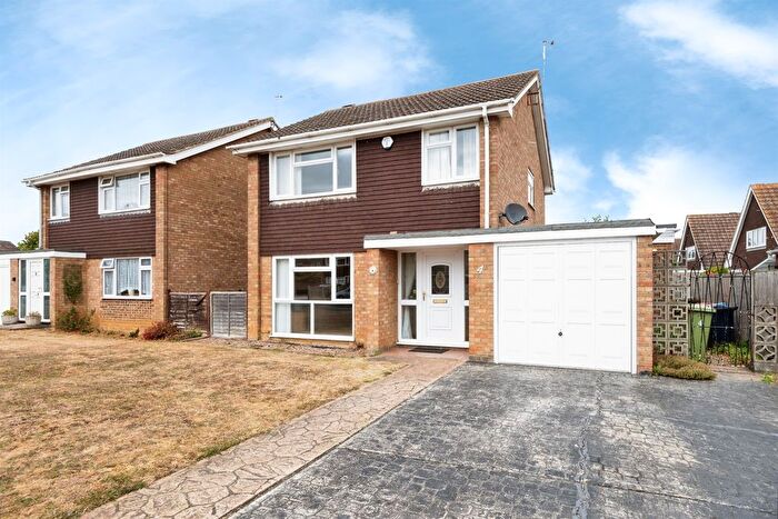 3 Bedroom Detached House For Sale In Marlow Drive, Newport Pagnell, MK16