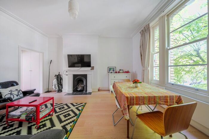 2 Bedroom Flat To Rent In King Henrys Road London, NW3