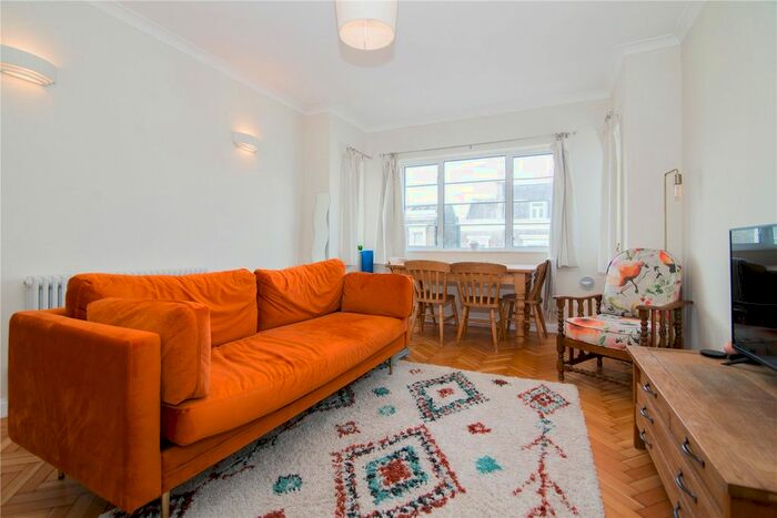 2 Bedroom Flat To Rent In The Hermitage, Richmond, TW10