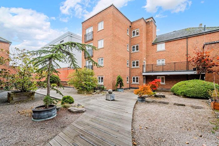 2 Bedroom Flat For Sale In Maple Gardens, Upper High Street, Epsom, KT17